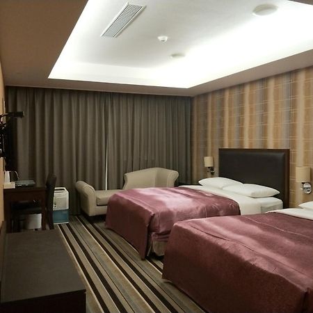 טאויואן Metropolis Hotel מראה חיצוני תמונה