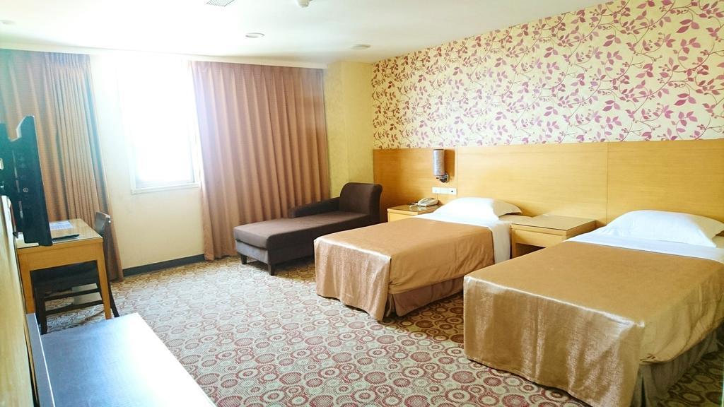 טאויואן Metropolis Hotel מראה חיצוני תמונה
