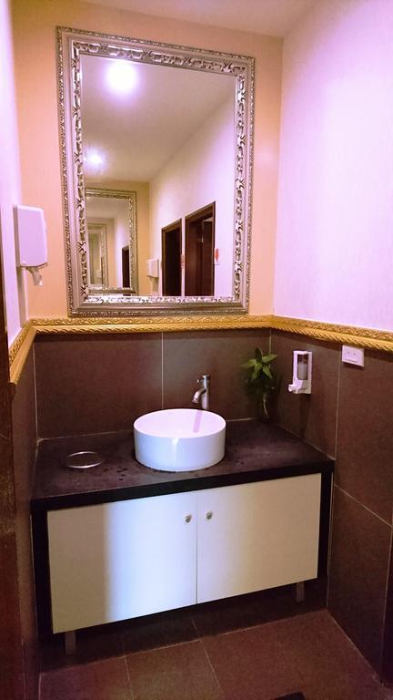 טאויואן Metropolis Hotel מראה חיצוני תמונה